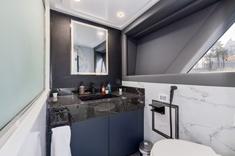 AL SULTAN 41 Master cabin ensuite