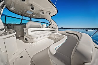 VOODOO KREWE 18 Stbd cockpit