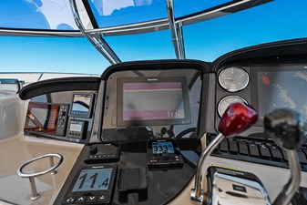 VOODOO KREWE 48 Helm electronics