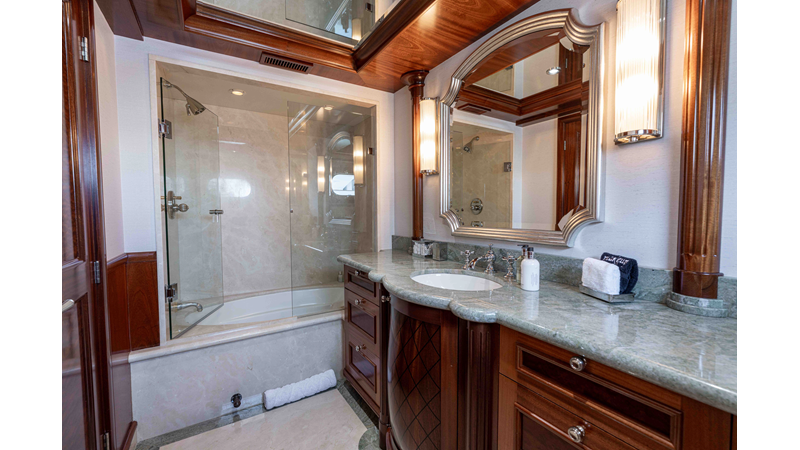 LUCY - Yacht for sale