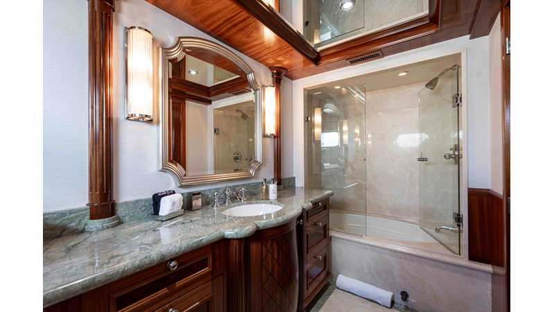 LUCY - Yacht for sale