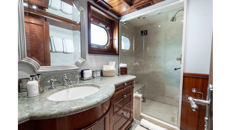 LUCY - Yacht for sale