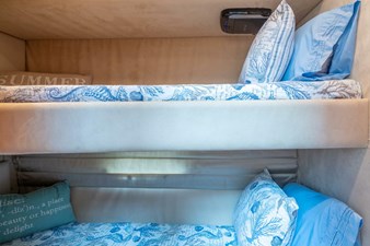 2008 SUNSEEKER MANHATTAN 70 32 