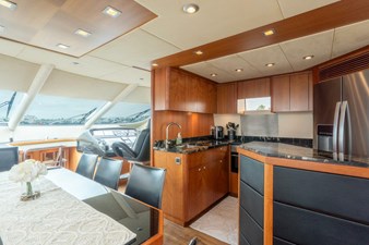 2008 SUNSEEKER MANHATTAN 70 37 