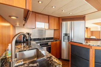 2008 SUNSEEKER MANHATTAN 70 39 