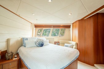 2008 SUNSEEKER MANHATTAN 70 48 