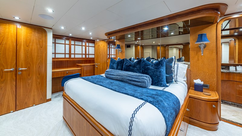 Master looking stbd. 