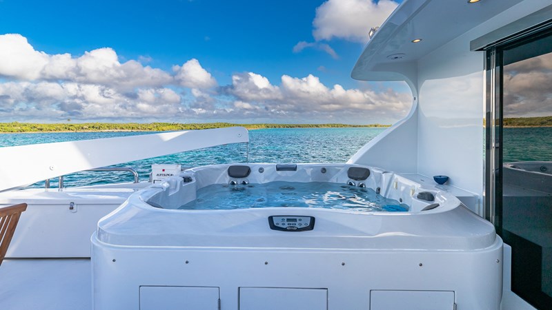 Boat deck Jacuzzi 