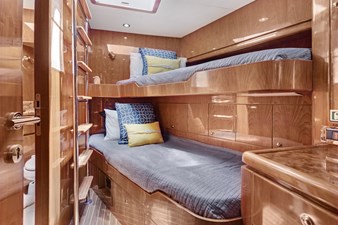 OSSUM DREAM 48 Crew Bunks  