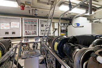 OSSUM DREAM 64 Engine Room Forward  