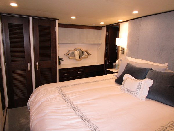 Master Looking to Stbd. 