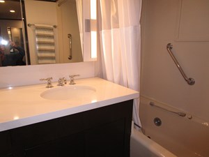 SHEPSL X 33 Her Jazuzzi Tub