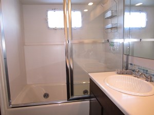 SHEPSL X 38 Portside VIP Jacuzzi