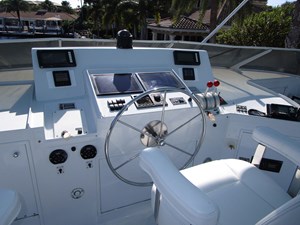 SHEPSL X 62 Flybridge Helm