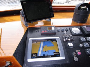 MY ALIBI  2 Helm Port 