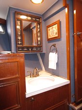 MY ALIBI  38 Forward Guest-Crew Cabin 