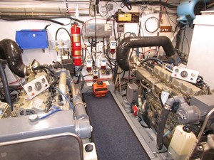 MY ALIBI  49 Engine Room Looking Aft 