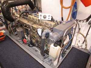MY ALIBI  50 Port Engine 