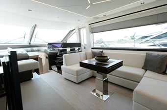 Manhattan 68 3 Ideal for Family Cruising & Entertaining