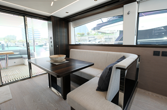 Manhattan 68 7 Ideal for Family Cruising & Entertaining