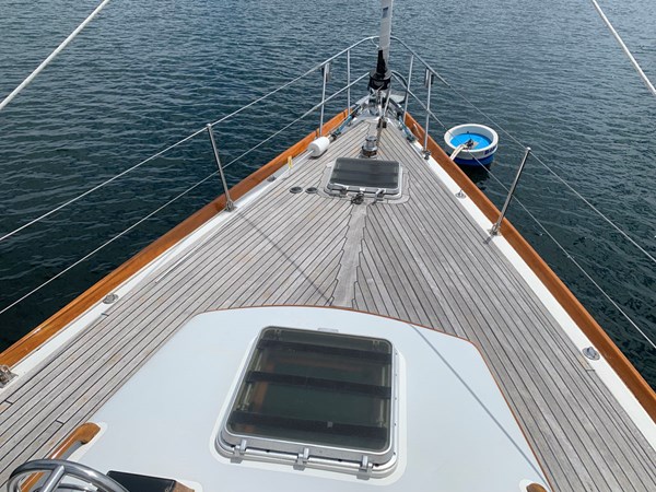 Little Harbor 44, Foredeck