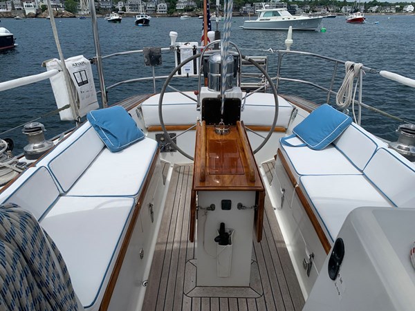 Little Harbor 44, Cockpit Aft