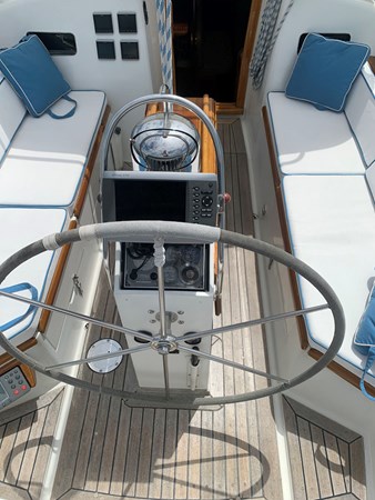 Little Harbor 44, Helm