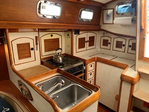 REDSTART 15 Little Harbor 44, Galley