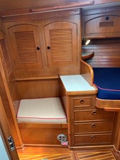 REDSTART 20 Little Harbor 44, Forward Cabin Port