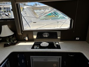 U-Shape Galley: Electric Stove