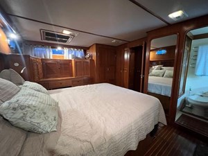 1990 Kha Shing Spindrift Cockpit OUR BLUE HEAVEN 41 