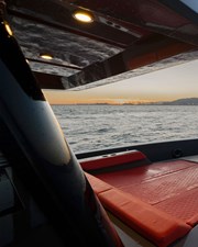 Pibon 6 D50 COUPE gris _ view proa  POST 6_2