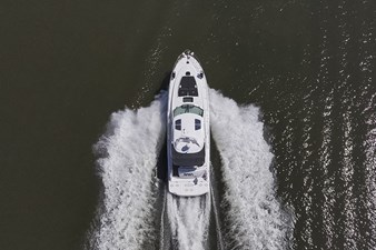 NASA 51 2007 Sea Ray 48 Sundancer underway