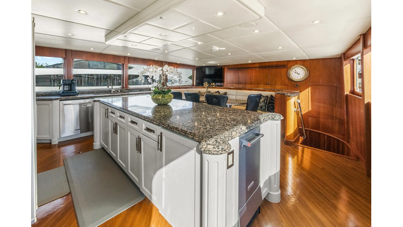 DIRT POOR - Yacht for sale