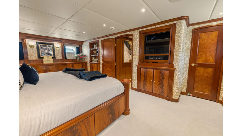 DIRT POOR - Yacht for sale