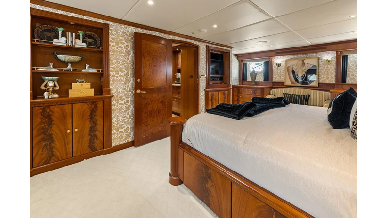 DIRT POOR - Yacht for sale