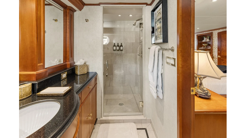 DIRT POOR - Yacht for sale
