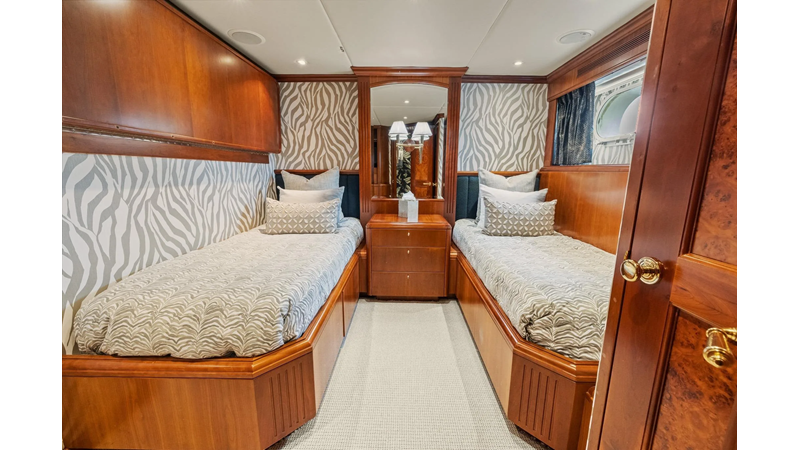 DIRT POOR - Yacht for sale