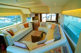 Majesty 62 11 Main deck lounge