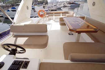 Majesty 62 7 Cockpit