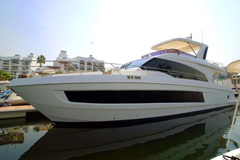 Majesty 62 1 Portside view