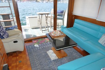 DUET 15 Salon Aft Port