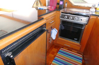 DUET 17 Galley