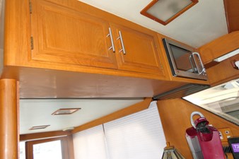 DUET 20 Galley storage