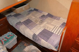 DUET 25 Guest Berth Outboard