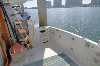 DUET 43 Cockpit Stbd