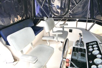 DUET 47 Flybridge Port