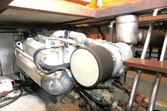 DUET 71 Engine Stbd