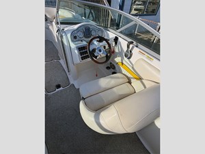 22' Hurricane 2008 Sun Deck 220  6 
