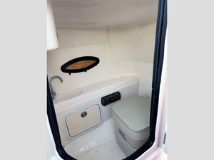 22' Hurricane 2008 Sun Deck 220  10 